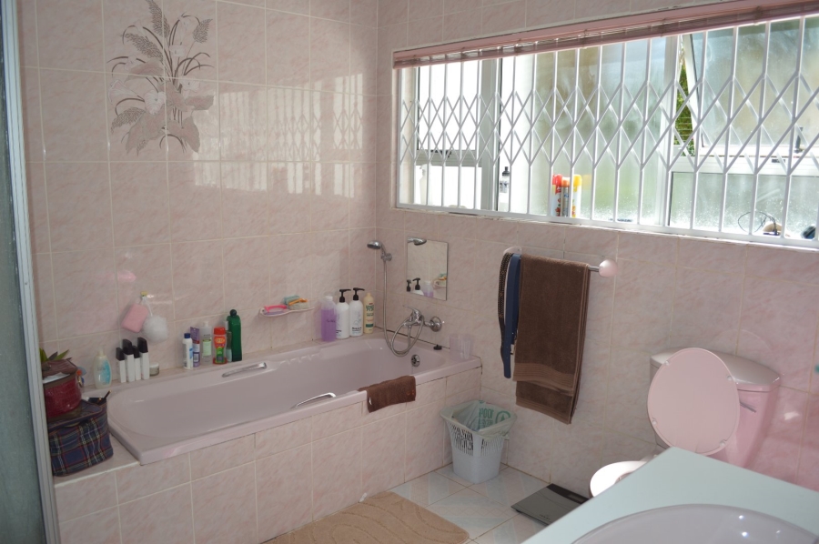 3 Bedroom Property for Sale in Flamwood North West